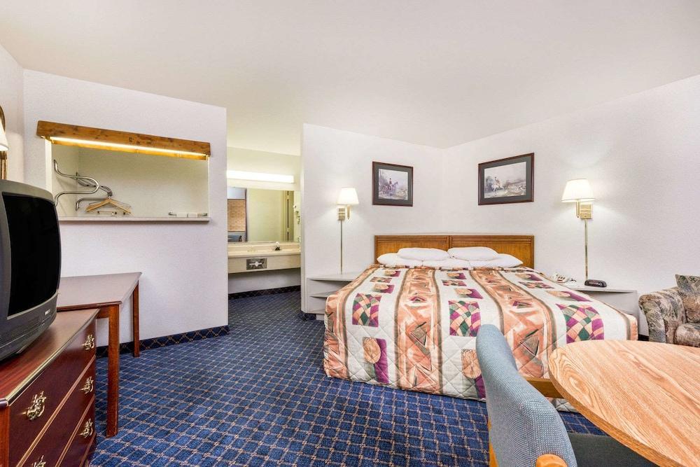Sunset Inn Northlake 샬럿 외부 사진