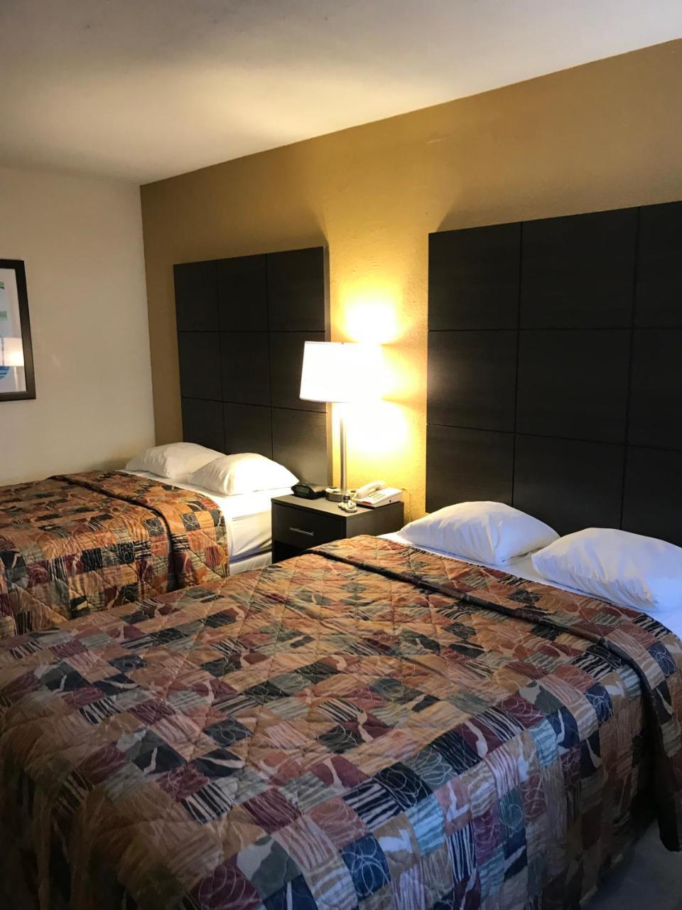 Sunset Inn Northlake 샬럿 외부 사진