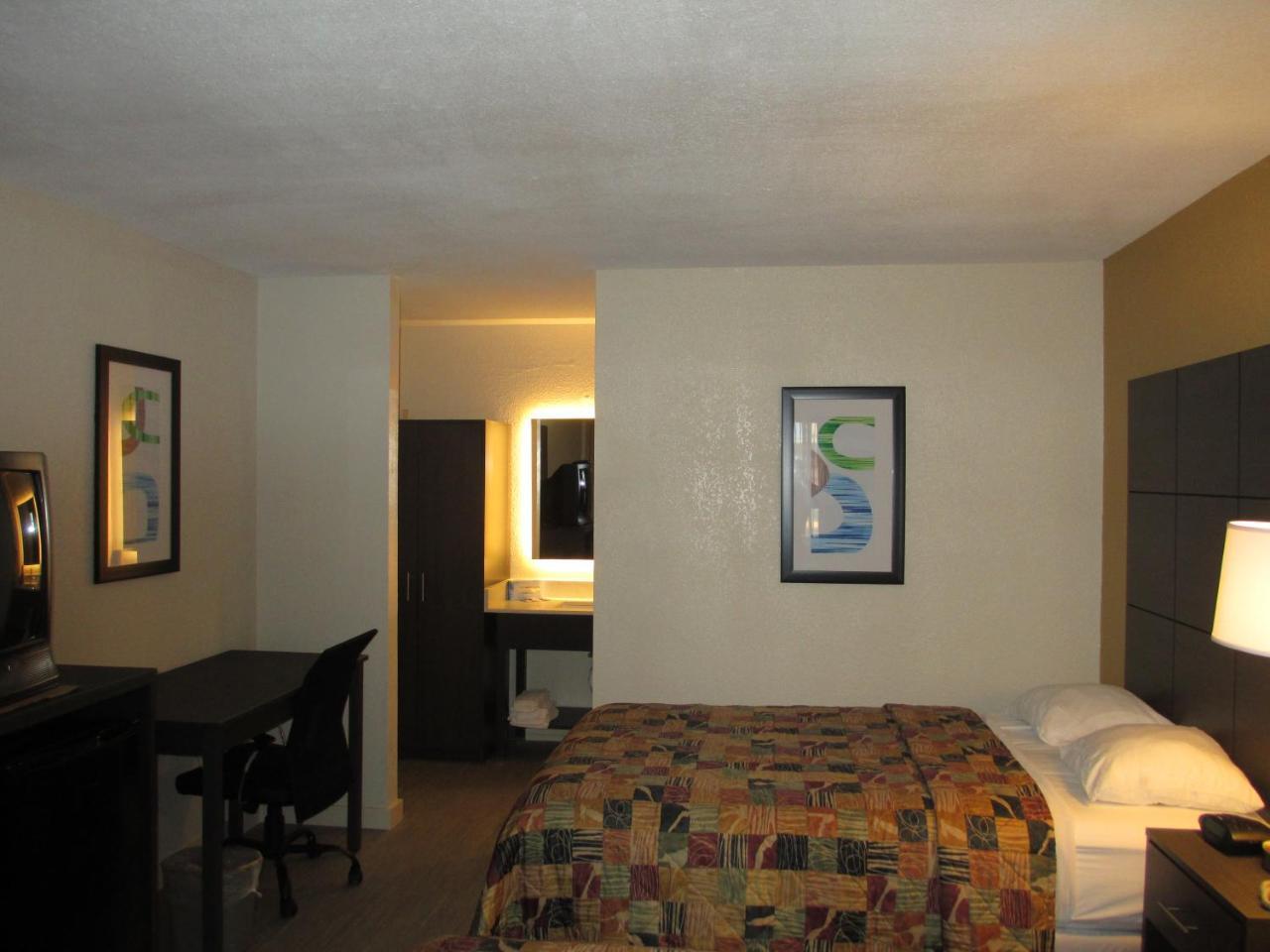 Sunset Inn Northlake 샬럿 외부 사진